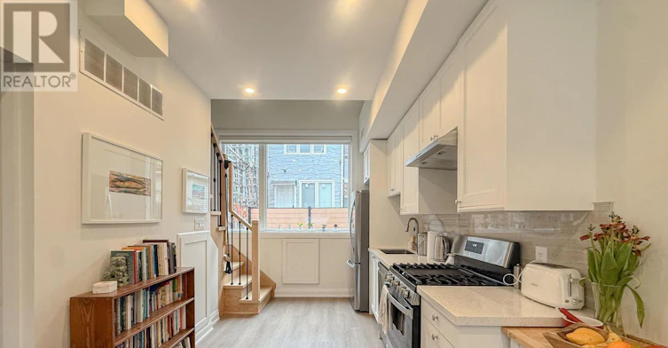 LANEWAY-598 Crawford Street, Toronto, ON, M6G 3K2 - 4