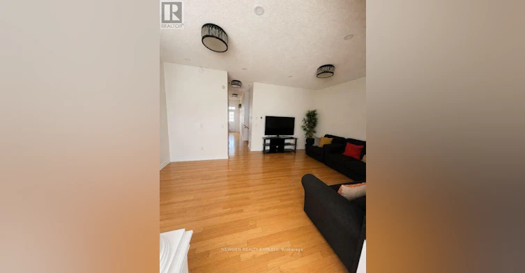 5 Franktown Drive, Brampton, ON, L6P 3N2 - 3