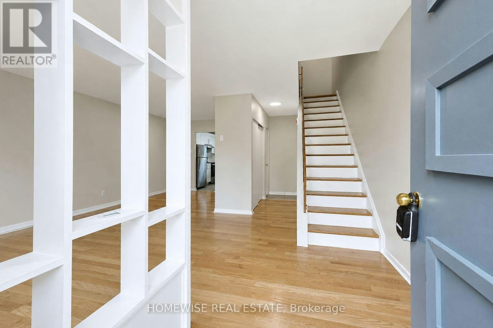 40-1350 Winding Trail, Mississauga, ON, L4Y 2T8 - 2