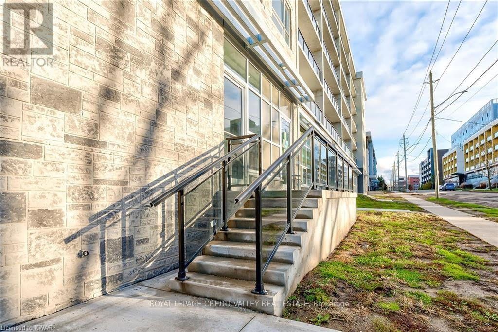 F-104-275 Larch Street, Waterloo, ON, N2L 3R2 - 3