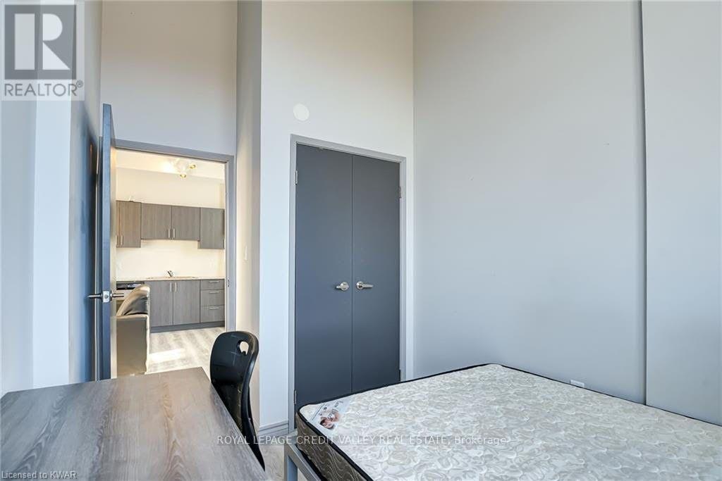 F-104-275 Larch Street, Waterloo, ON, N2L 3R2 - 6