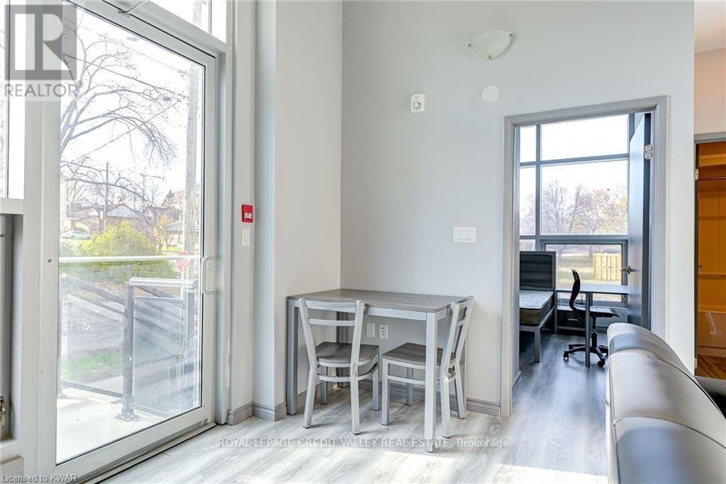 F-104-275 Larch Street, Waterloo, ON, N2L 3R2 - 8