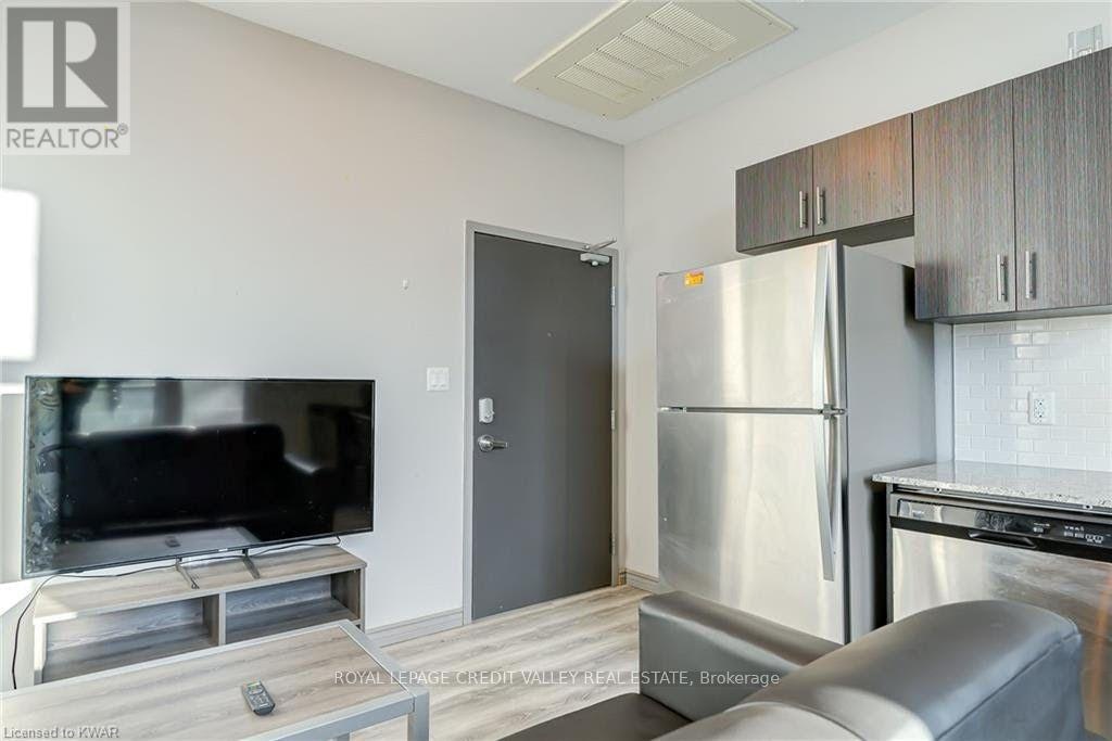 F-104-275 Larch Street, Waterloo, ON, N2L 3R2 - 12