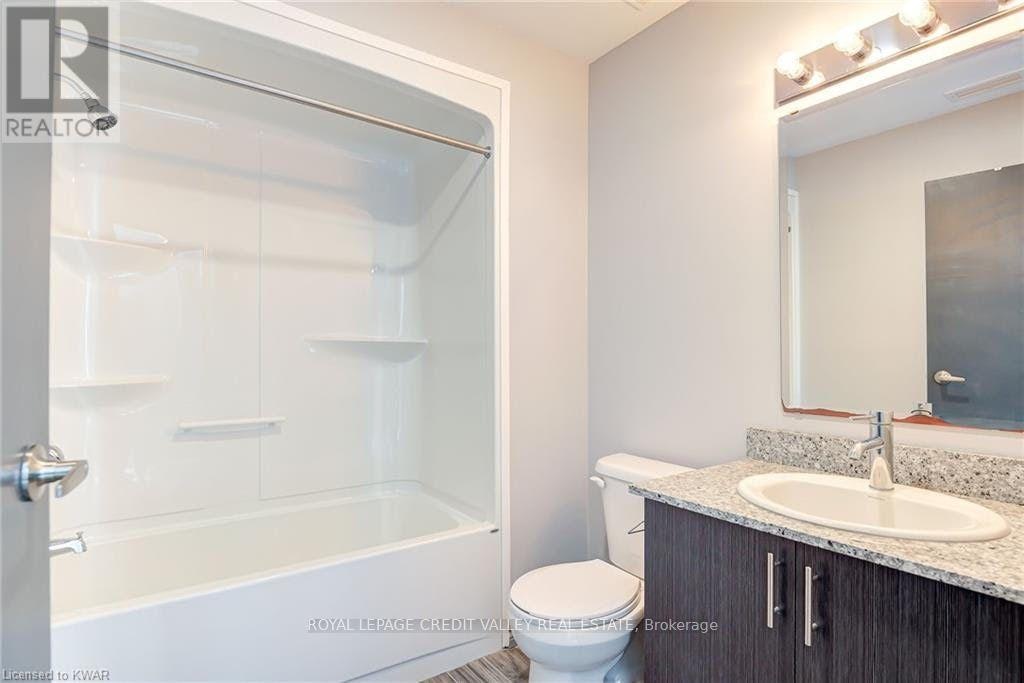 F-104-275 Larch Street, Waterloo, ON, N2L 3R2 - 4