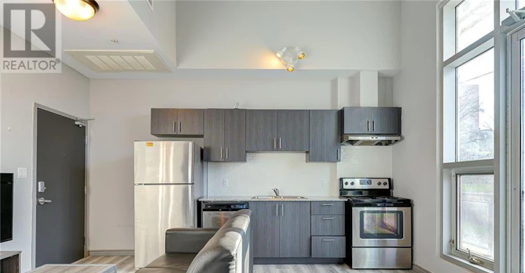 F-104-275 Larch Street, Waterloo, ON, N2L 3R2 - 10