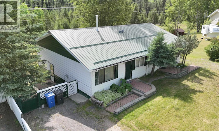 461 Evergreen Crescent