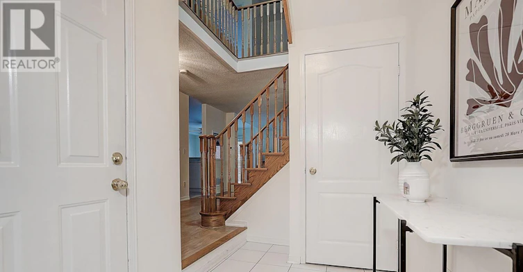 47 Millcliff Circle, Aurora, ON, L4G 7N7 - 3