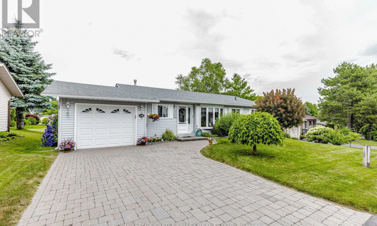 118 Tecumseth Pines Drive
