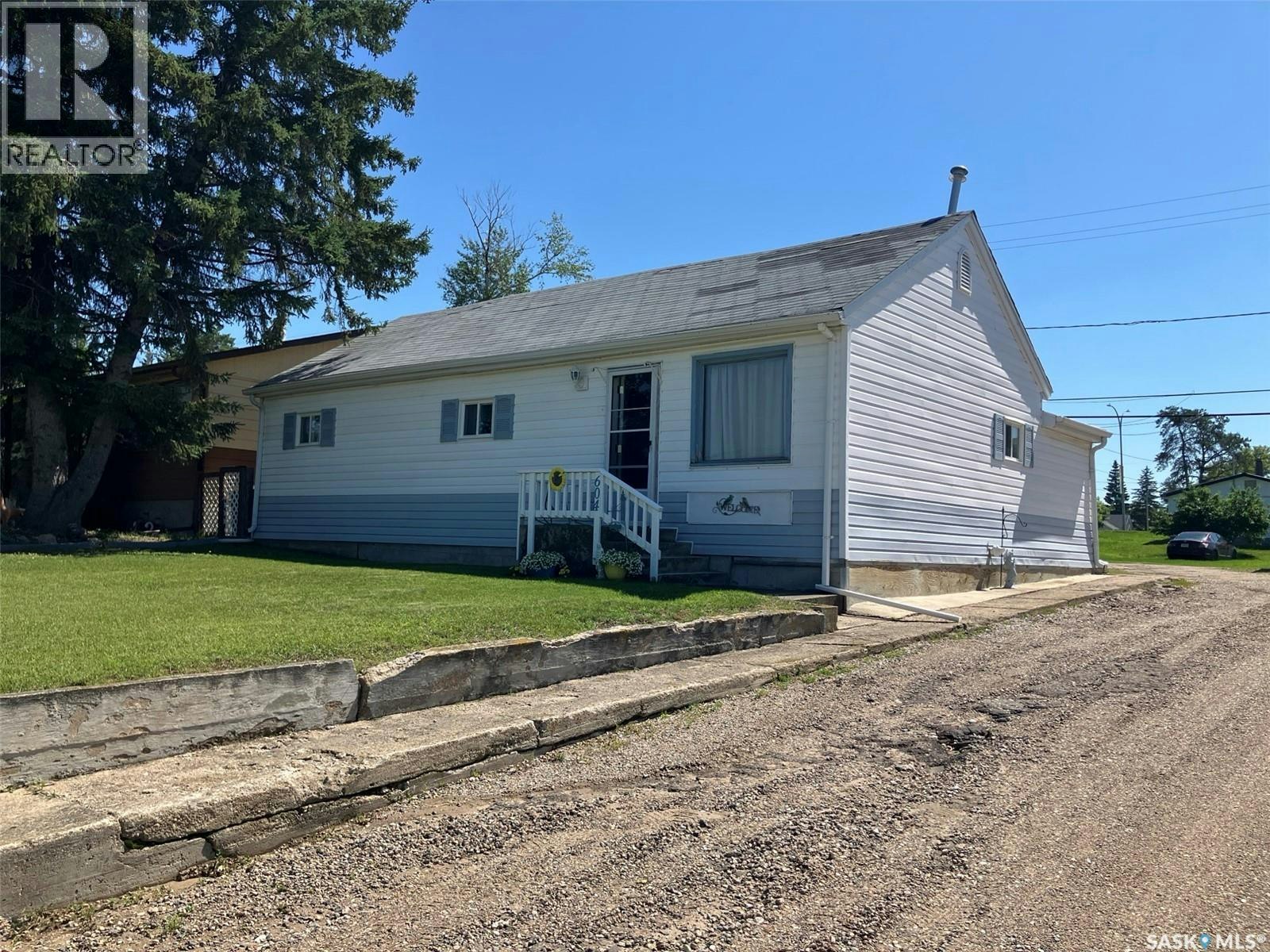 604 Railway Avenue W, Nipawin, SK, S0E 1E0