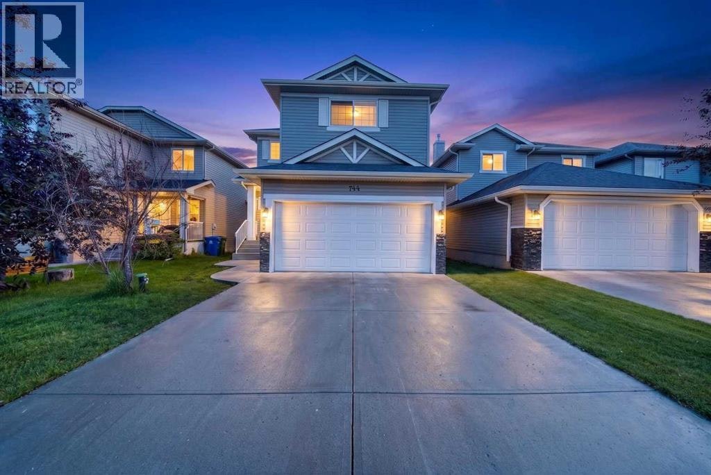 744 Luxstone Landing SW, Airdrie, AB, T4B 3L1