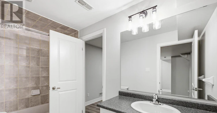 527 Halo Street, Oshawa, ON, L1L 0H9 - 11