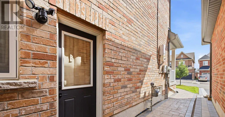 527 Halo Street, Oshawa, ON, L1L 0H9 - 2