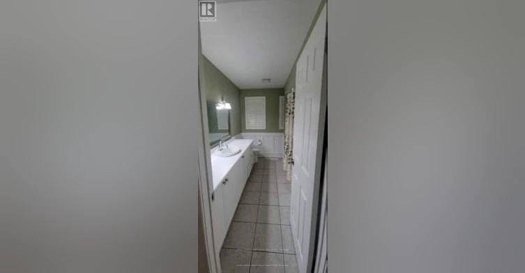 31 Crown Victoria Dr Drive W, Brampton, ON, L7A 3C6 - 11