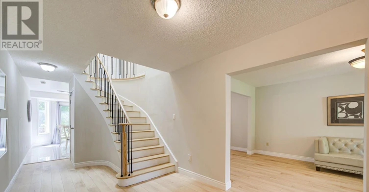25 Yongehurst Road, Richmond Hill, ON, L4C 3T3 - 5