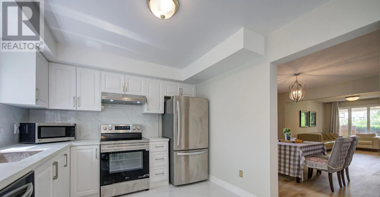 25 Yongehurst Road, Richmond Hill, ON, L4C 3T3 - 12
