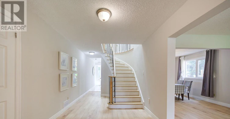 25 Yongehurst Road, Richmond Hill, ON, L4C 3T3 - 4