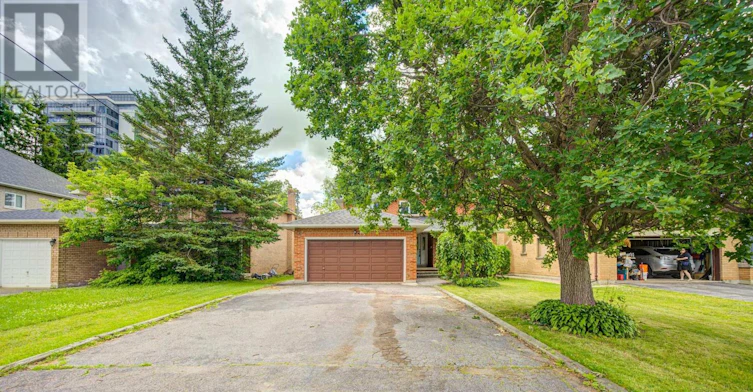 25 Yongehurst Road, Richmond Hill, ON, L4C 3T3 - 2