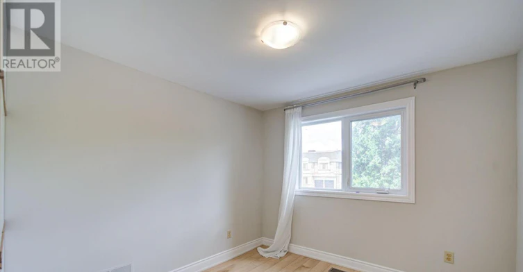 25 Yongehurst Road, Richmond Hill, ON, L4C 3T3 - 25