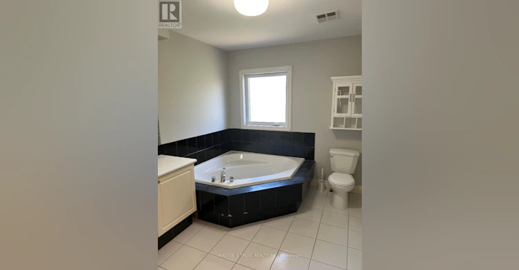 10 Buckhorn Avenue, Richmond Hill, ON, L4C 0E3 - 12