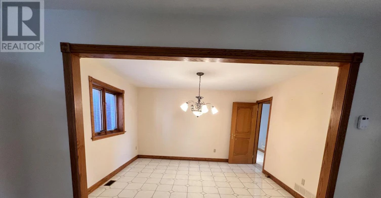 531 Lauder Avenue, Toronto, ON, M6E 3J5 - 7