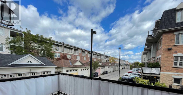 31 Ted Reeve Drive, Toronto, ON, M4E 3T7 - 11