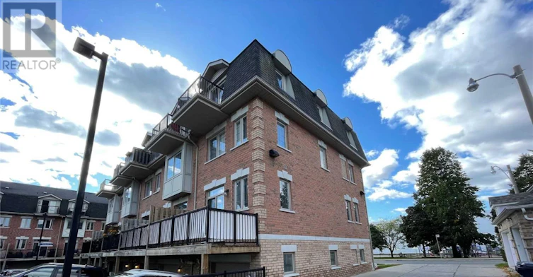 31 Ted Reeve Drive, Toronto, ON, M4E 3T7 - 3