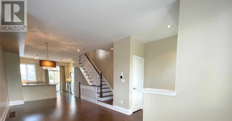31 Ted Reeve Drive, Toronto, ON, M4E 3T7 - 12