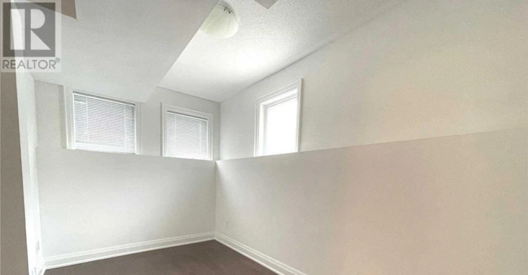 31 Ted Reeve Drive, Toronto, ON, M4E 3T7 - 33
