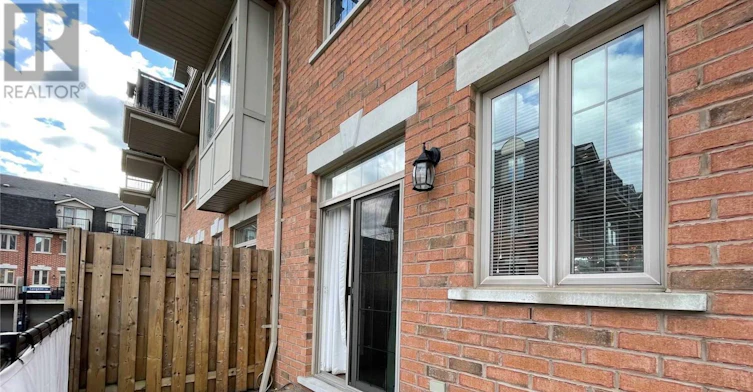 31 Ted Reeve Drive, Toronto, ON, M4E 3T7 - 10