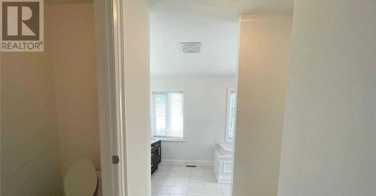 31 Ted Reeve Drive, Toronto, ON, M4E 3T7 - 23