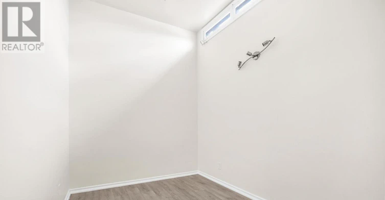 1698A Eglinton Avenue W, Toronto, ON, M6E 2H5 - 14