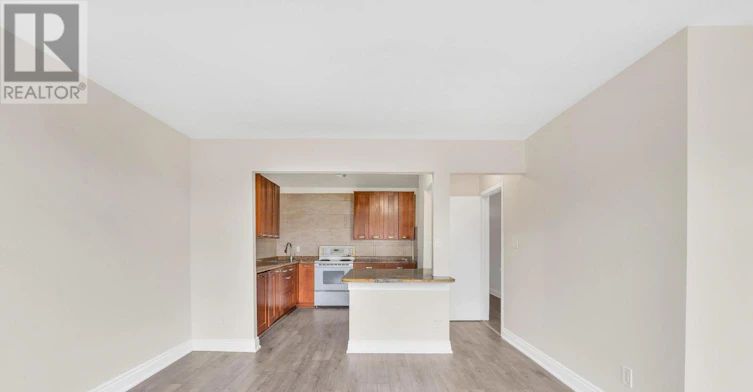 1698A Eglinton Avenue W, Toronto, ON, M6E 2H5 - 5