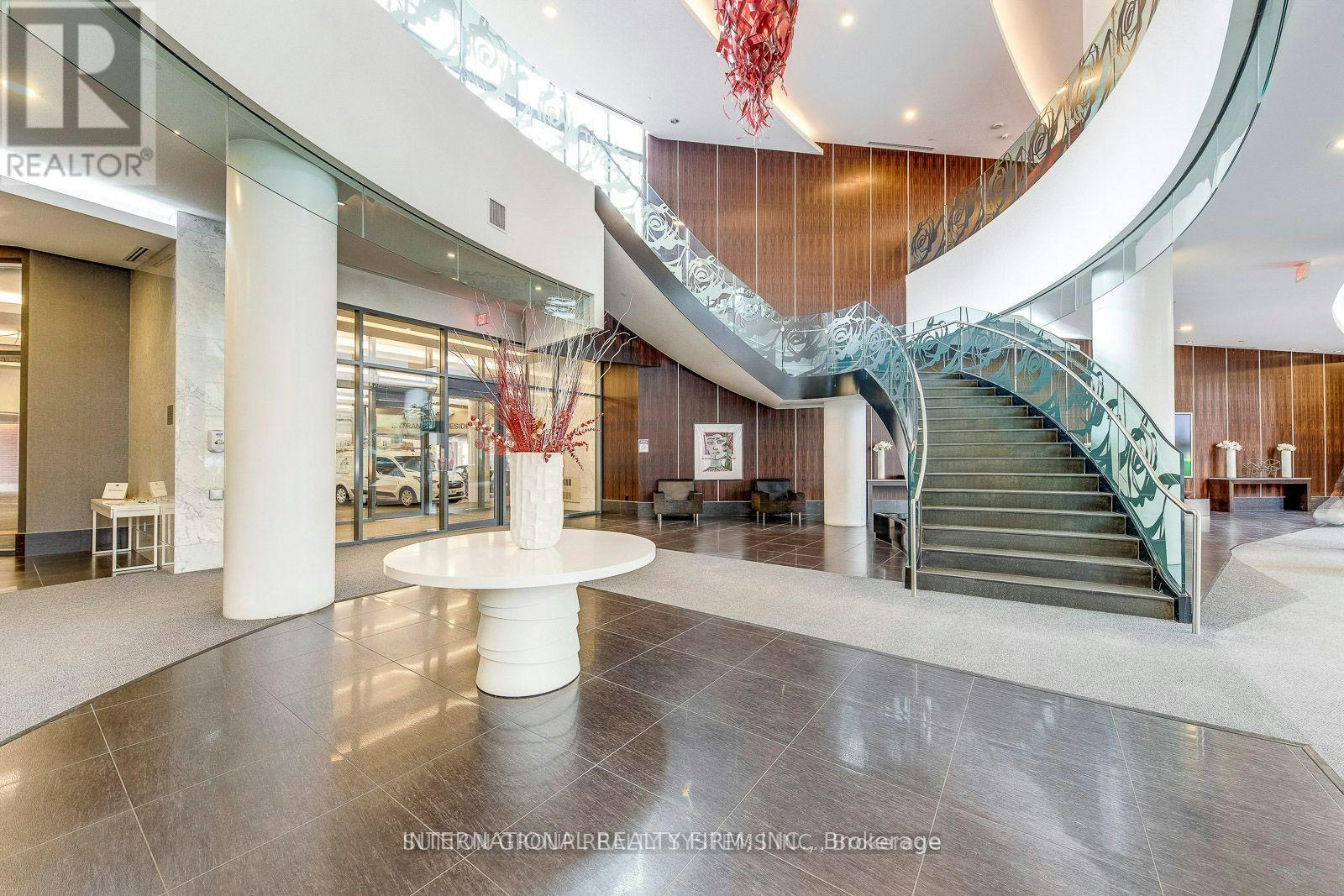 1811-5162 Yonge Street, Toronto, ON, M2N 5P6 - 4