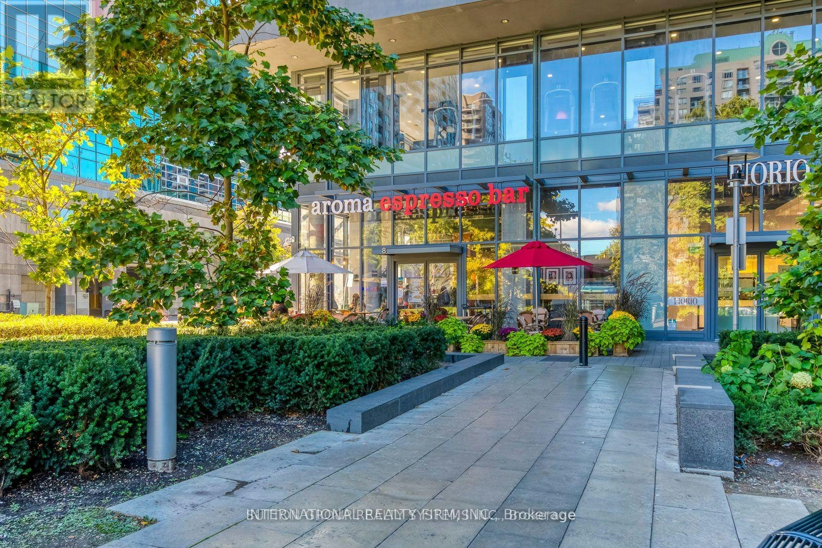 1811-5162 Yonge Street, Toronto, ON, M2N 5P6 - 2