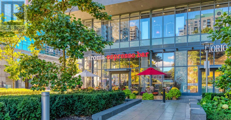 1811-5162 Yonge Street, Toronto, ON, M2N 5P6 - 2