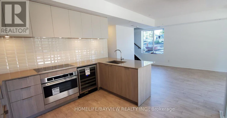 TH 101-70 Annie Craig Drive, Toronto, ON, M8V 0G2 - 7