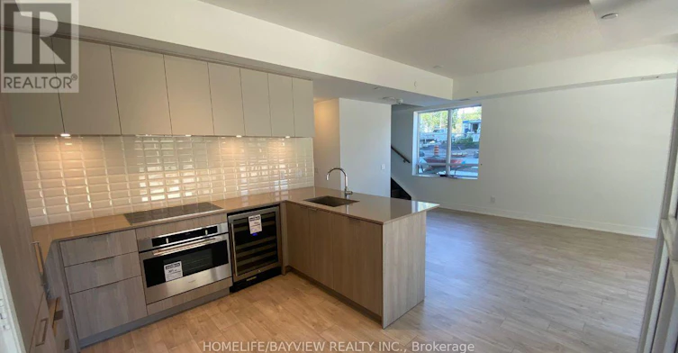 TH 101-70 Annie Craig Drive, Toronto, ON, M8V 0G2 - 8