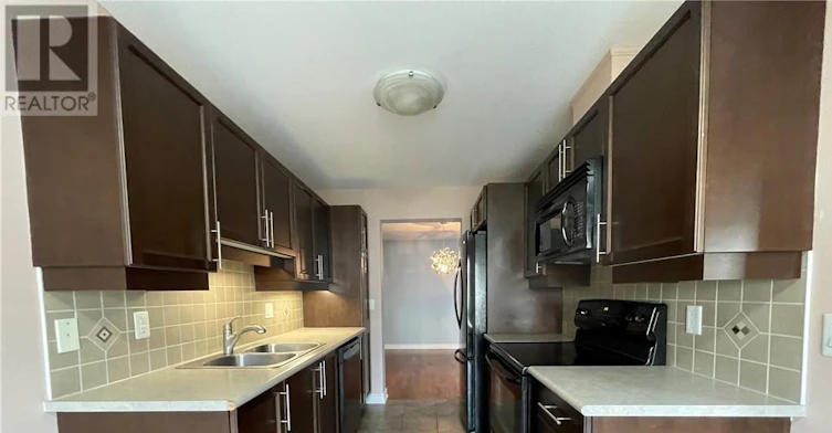333 Glenbrae Avenue, Ottawa, ON, K2W 0C2 - 7