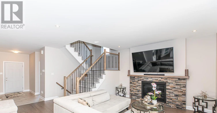 61 Duncanville Street, Russell, ON, K4R 0E8 - 7