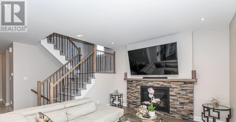 61 Duncanville Street, Russell, ON, K4R 0E8 - 8