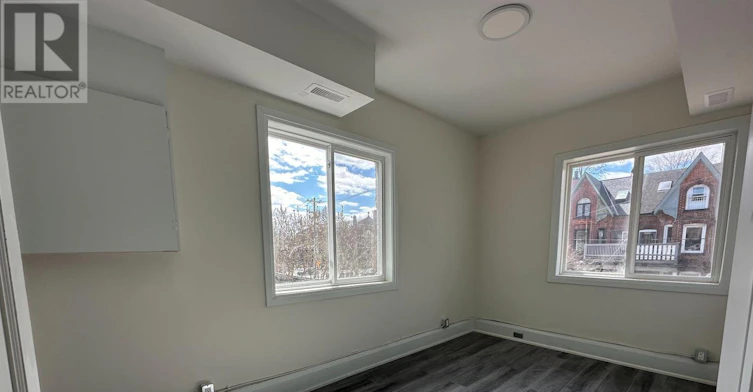 5-5 Sorauren Avenue, Toronto, ON, M6R 2C6