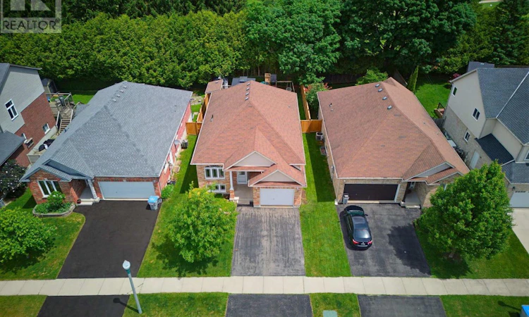 765 Reid Crescent