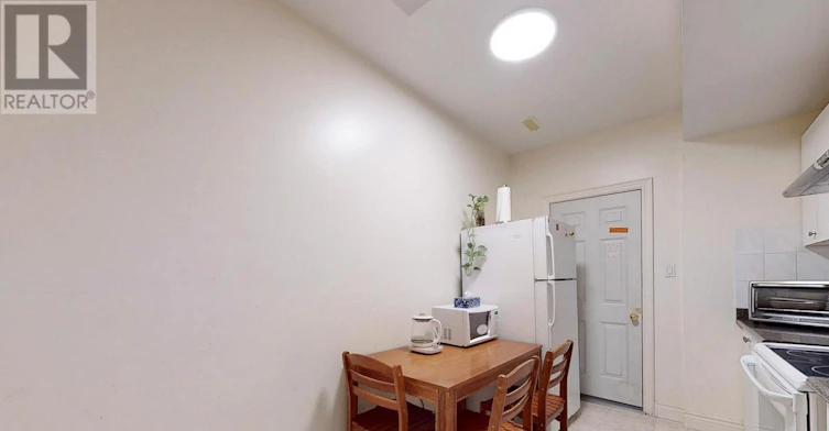 75 Green Meadows Circle, Toronto, ON, M2J 5G6 - 5