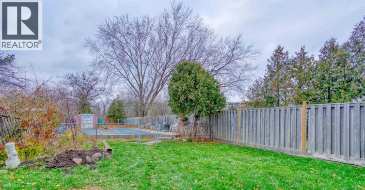 MAIN-1473 Freeport Drive, Mississauga, ON, L5C 1S7 - 17