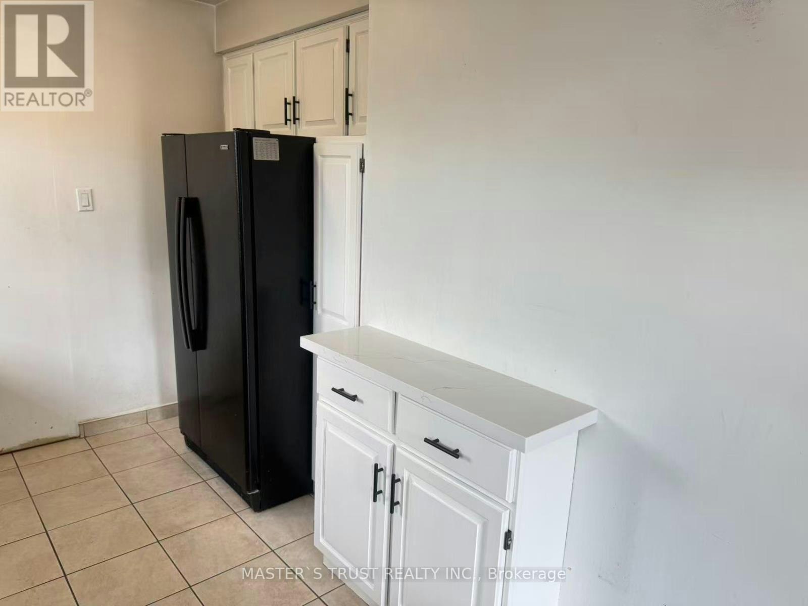MAIN-1473 Freeport Drive, Mississauga, ON, L5C 1S7 - 7