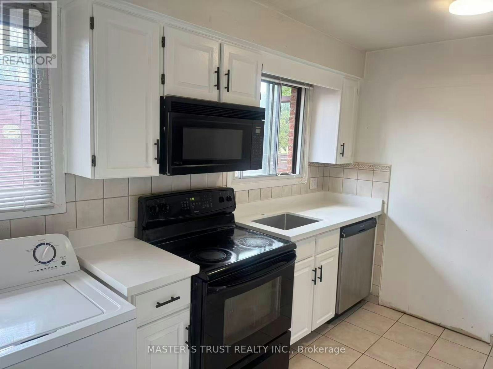 MAIN-1473 Freeport Drive, Mississauga, ON, L5C 1S7 - 6