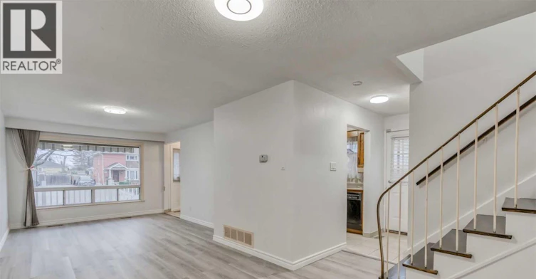 MAIN-1473 Freeport Drive, Mississauga, ON, L5C 1S7 - 5