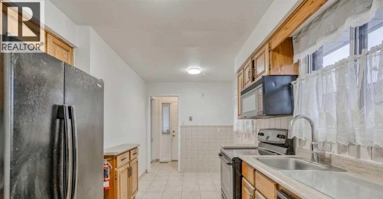 MAIN-1473 Freeport Drive, Mississauga, ON, L5C 1S7 - 4