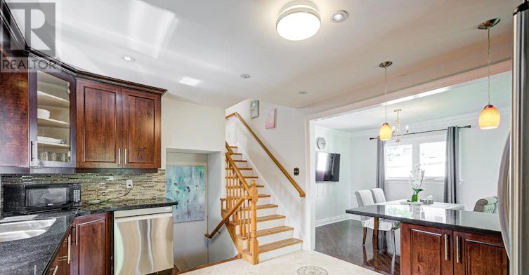 98 Weldrick Road W, Richmond Hill, ON, L4C 3T8 - 12