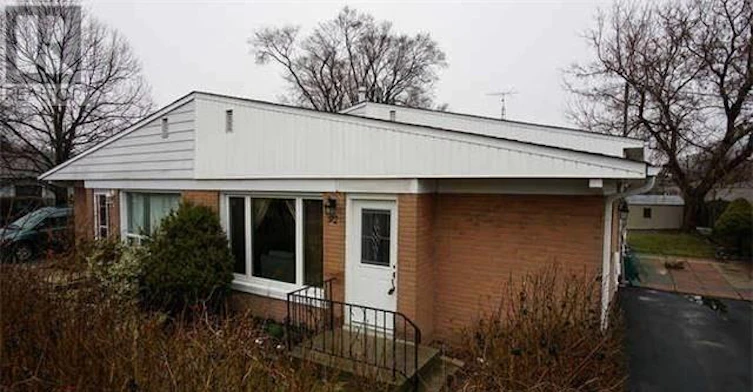 BSMNT-92 Septonne Avenue, Newmarket, ON, L3Y 2W3